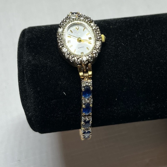HMI Accessories - HMI Gold-tone ladies' watch quartz movement & bracelet clear & blue stones